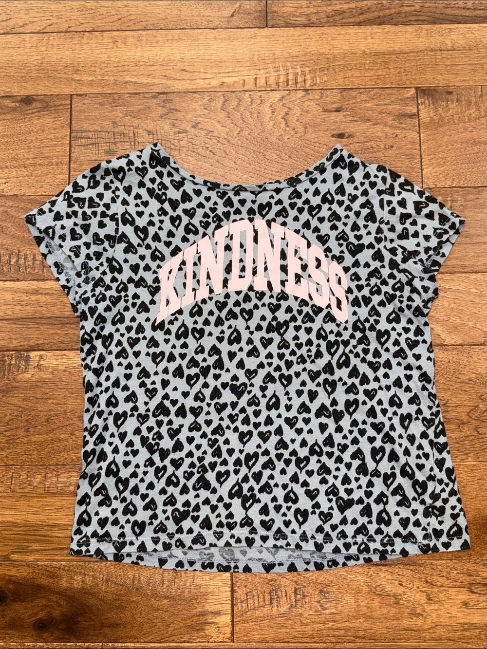 Girls Old Navy Kindness Hearts Graphic Short-Sleeve Shirt - Size L (10/12)